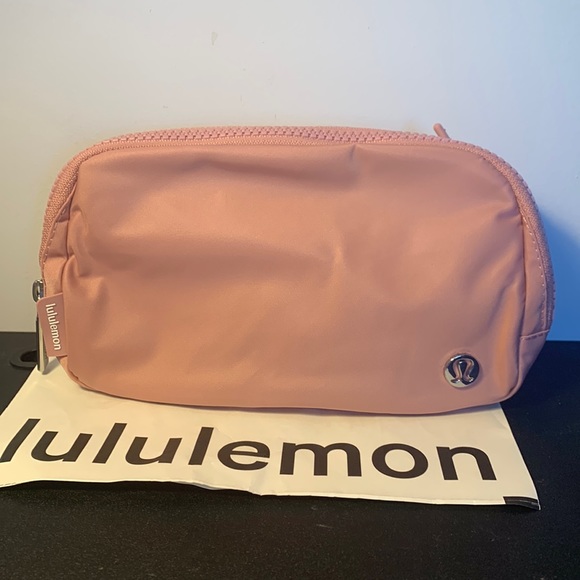 NWT LULULEMON EVERYWHERE BELT BAG PINK PASTEL - Picture 2 of 4